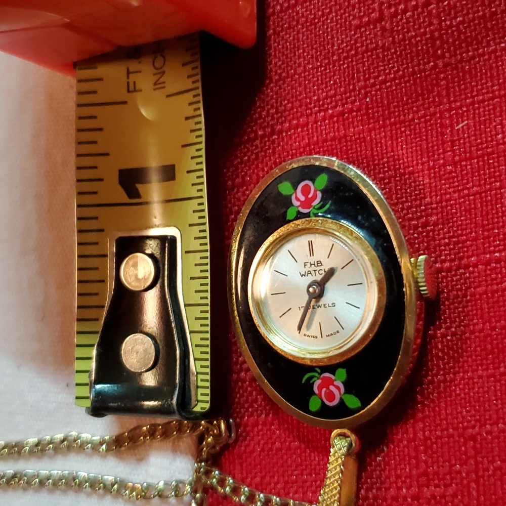 Mechanical 1940s Gold Swiss watch